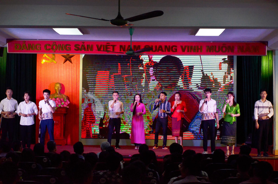 Văn nghệ chào mừng Tết Bunpimay