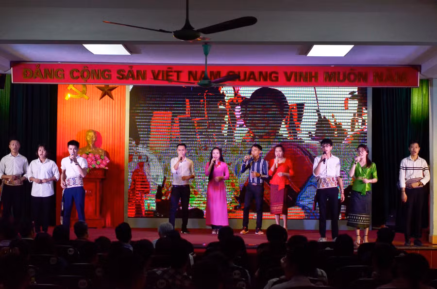 Văn nghệ chào mừng Tết Bunpimay