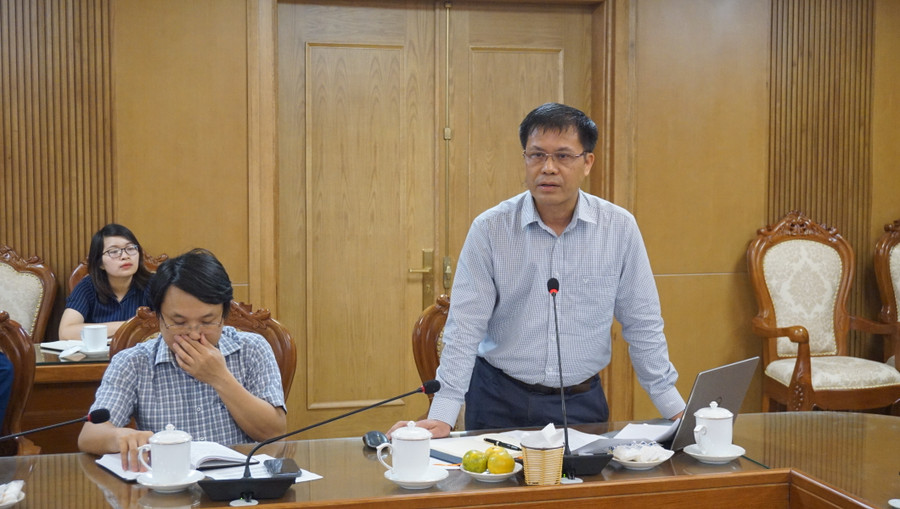 Ông Lê Mỹ Phong chia sẻ tại tọa đàm