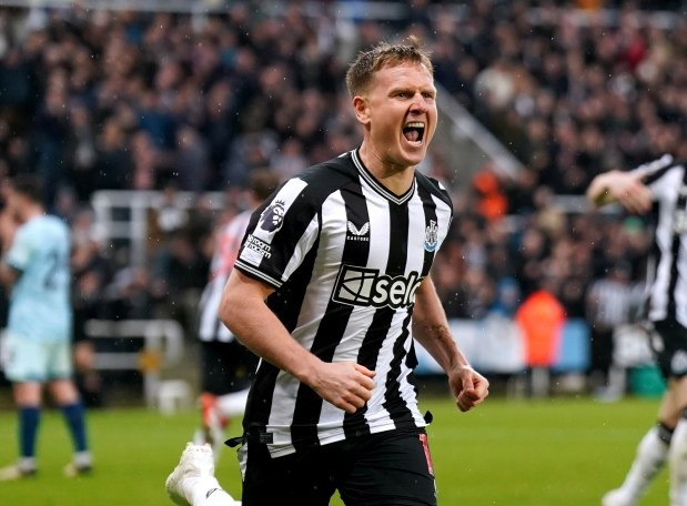 Matt Ritchie là một cựu binh khác cũng rời Newcastle.