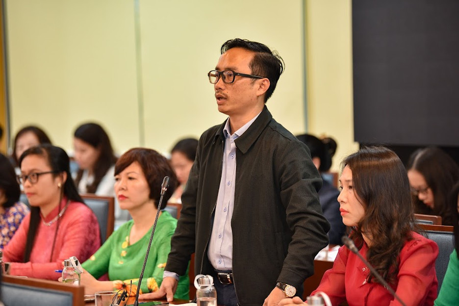 Đại diện nhà trường trao đổi tại buổi làm việc. Đại diện nhà trường trao đổi tại buổi làm việc.