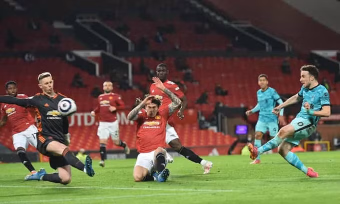 Liverpool sống lại hi vọng giành suất dự Champions League.