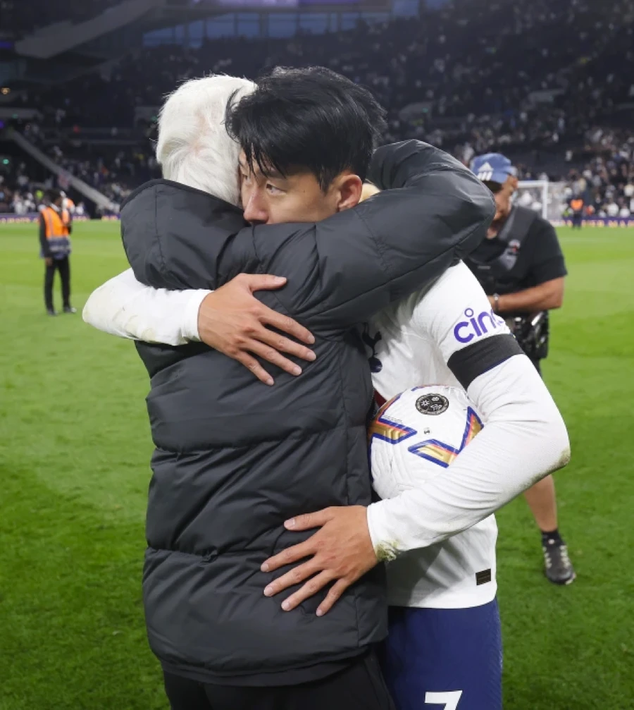 Thầy của Son Heung-min tại Tottenham đột ngột qua đời 