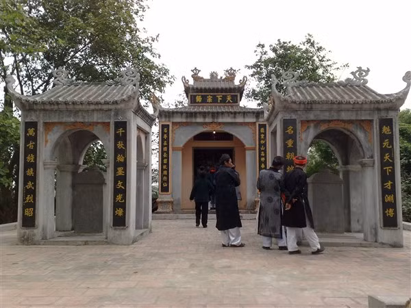 Văn chỉ làng Nguyệt ghi danh các vị tiến sĩ.