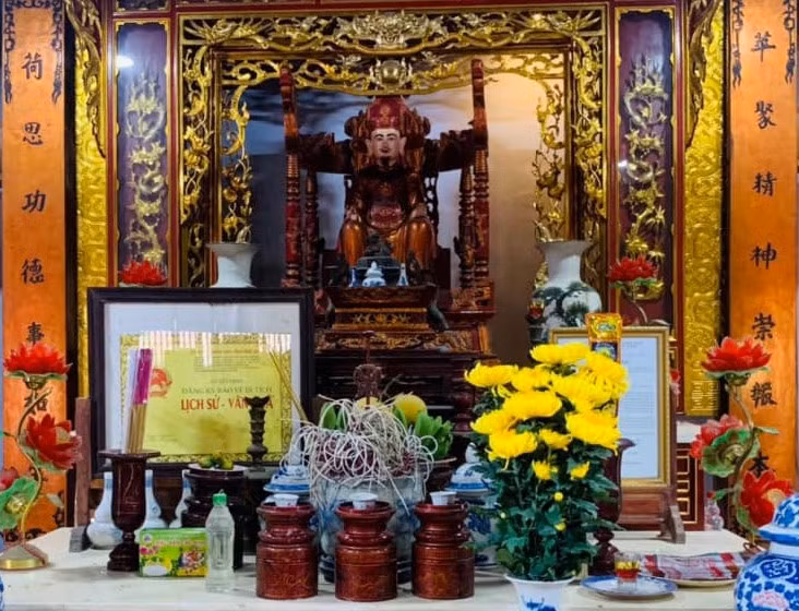 Tượng thờ Trạng nguyên Vũ Duệ.