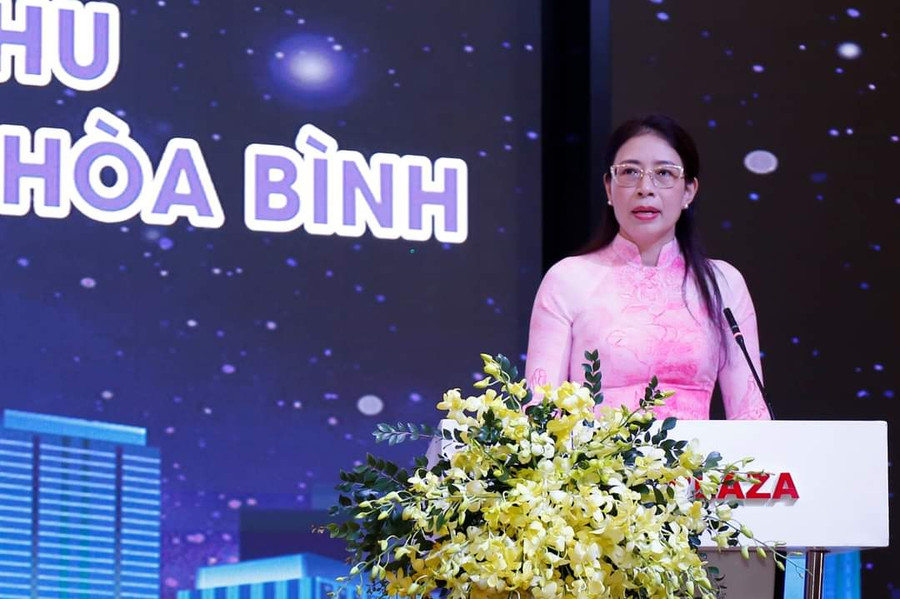 Bà Bùi Thị Kim Tuyến phát biểu tại lễ ký kết. Bà Bùi Thị Kim Tuyến phát biểu tại lễ ký kết.