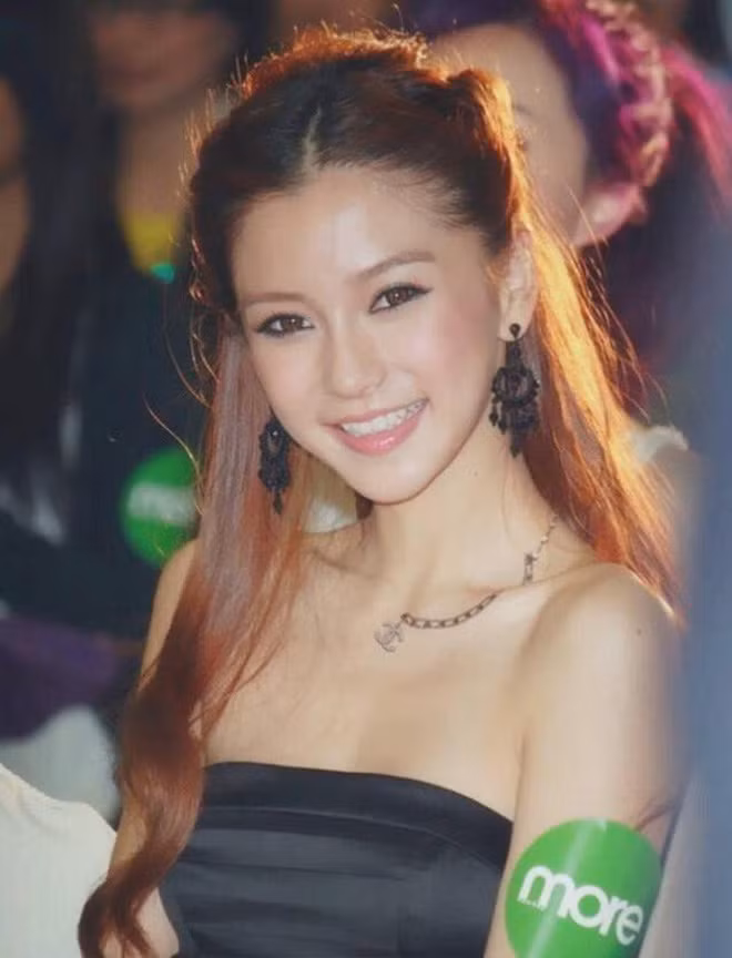 Tiết lộ số tiền năm 14 tuổi Angela Baby kiếm được từ nghề người mẫu, đến Ngô Diệc Phàm cũng phải tròn mắt ngạc nhiên-9