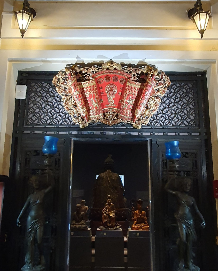 Triển lãm 'Sắc mộc - Nghệ thuật điêu khắc gỗ thời Nguyễn' giới thiệu 150 hiện vật độc đáo. Triển lãm 'Sắc mộc - Nghệ thuật điêu khắc gỗ thời Nguyễn' giới thiệu 150 hiện vật độc đáo.