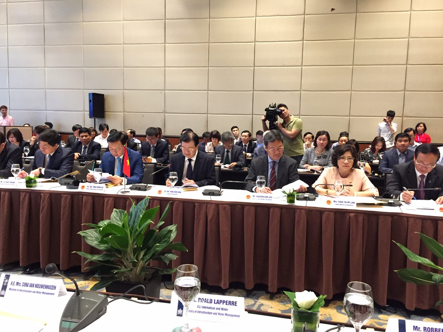 Phó Thủ tướng Trịnh Đình Dũng phát biểu khai mạc.