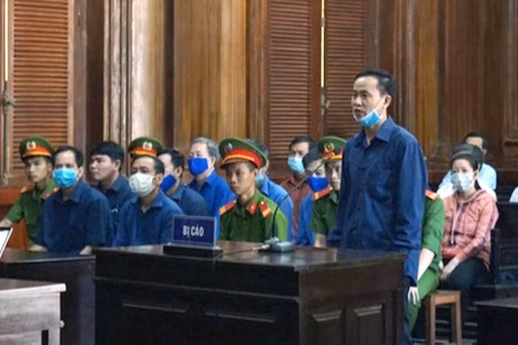 Các bị cáo tại tòa. Ảnh: CTV