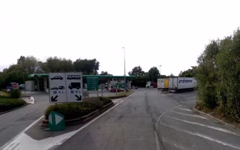 pháp phát hiện 1 người việt trong xe đông lạnh chở người nhập cư hình 0 phap phat hien 1 nguoi viet trong xe dong lanh cho nguoi nhap cu hinh 0