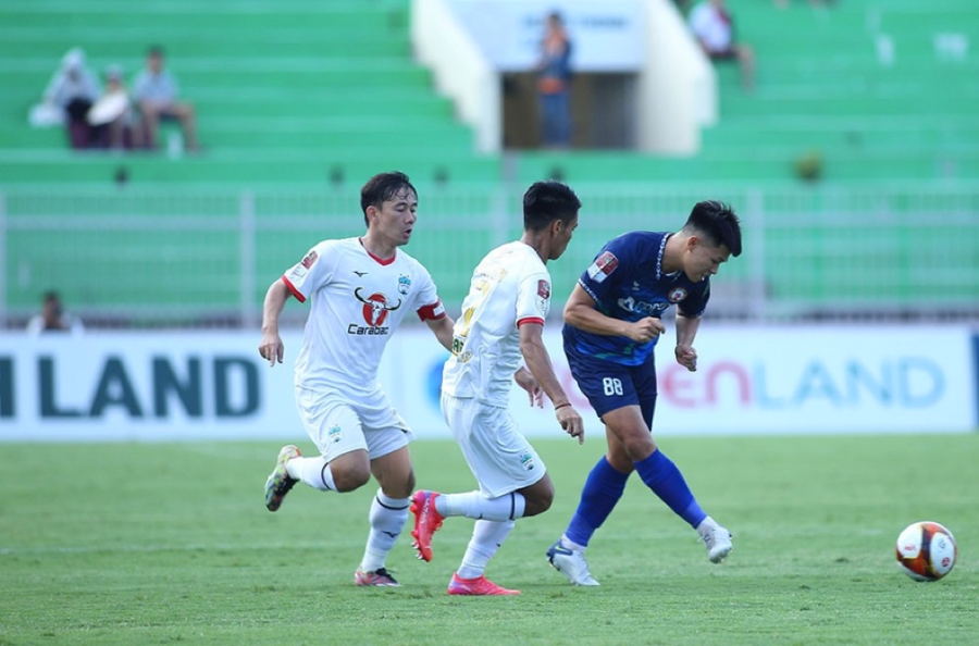 Hoàng Anh Gia Lai phải tranh vé trụ hạng ở V.League 2023. Hoàng Anh Gia Lai phải tranh vé trụ hạng ở V.League 2023.