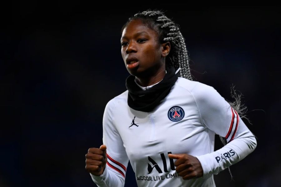 Aminata Diallo đang bị cảnh sát giam giữ. Aminata Diallo đang bị cảnh sát giam giữ.