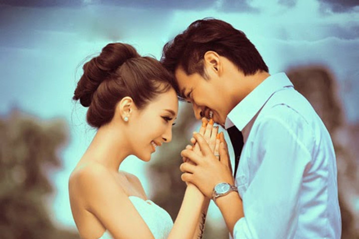 Chỉ có đàn ông chung thủy mới duy trì 3 thói quen này với vợ thôi