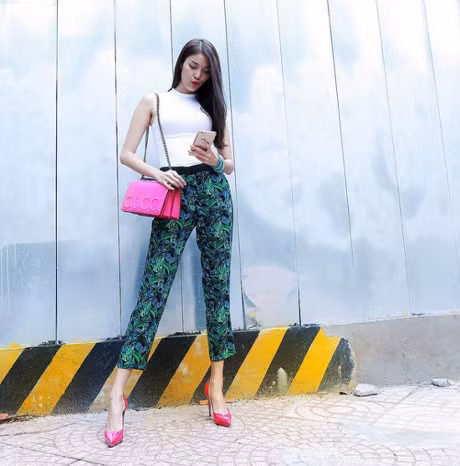 Lan Khue dep hon khi di dau cung dat hang hieu len nguoi - Anh 3