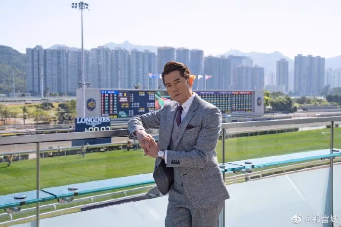 Ảnh ngày xửa ngày xưa của Quách Phú Thành được tiết lộ, đường nét trên gương mặt cực thu hút người xem ảnh 14