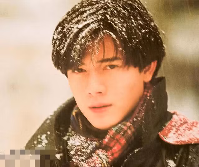 Ảnh ngày xửa ngày xưa của Quách Phú Thành được tiết lộ, đường nét trên gương mặt cực thu hút người xem ảnh 2