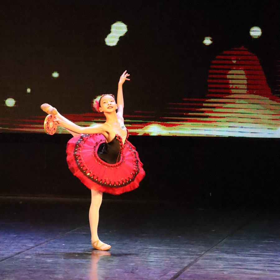 'Esmeralda', tiết mục giải Ba duy nhất mảng ballet cho thí sinh Nguyễn Minh Anh. Ảnh: Thanh Hoa.