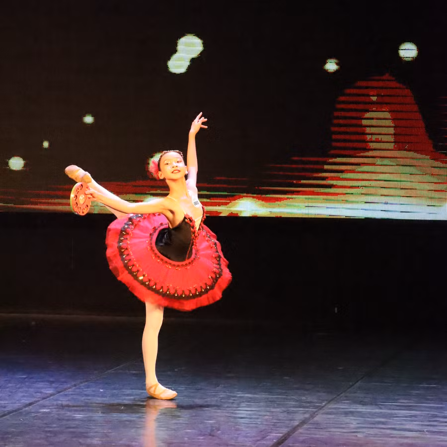 'Esmeralda', tiết mục giải Ba duy nhất mảng ballet cho thí sinh Nguyễn Minh Anh. Ảnh: Thanh Hoa.