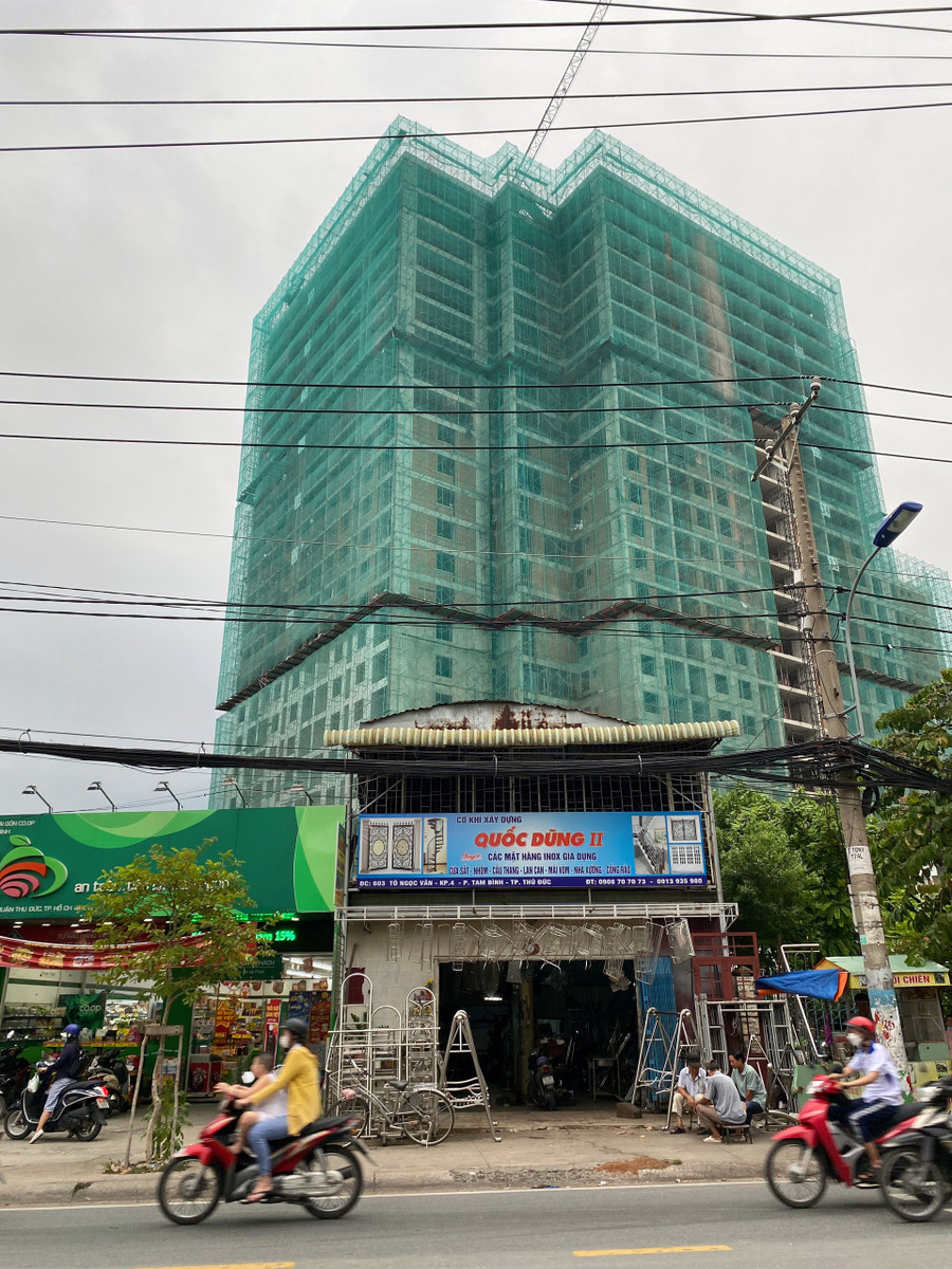 Ngành bất động sản được nhận định vẫn gặp nhiều khó khăn. Trong ảnh là một dự án bất động sản đang được triển khai tại TP Thủ Đức, TPHCM. (Ảnh: Lê Nam) Ngành bất động sản được nhận định vẫn gặp nhiều khó khăn. Trong ảnh là một dự án bất động sản đang được triển khai tại TP Thủ Đức, TPHCM. (Ảnh: Lê Nam)