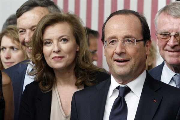 François Hollande và Valerie Trierweiler. François Hollande và Valerie Trierweiler.