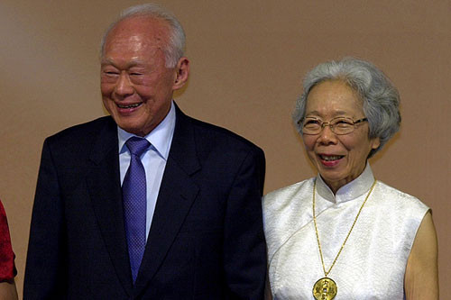 Ông Lý Quang Diệu và vợ, bà Kha Ngọc Chi. Ảnh: Her World Plus 0-5322-1426734912-5921-1426762295.jpg