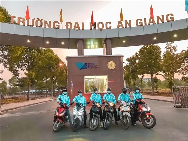 Nhóm sinh viên Đại học An Giang với ý tưởng khởi nghiệp Student’s Driver. 