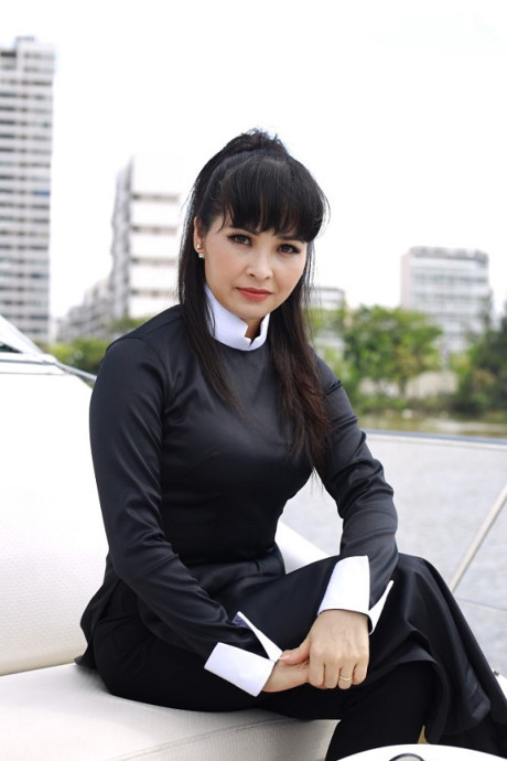 Trang Nhung rủ Phương Thanh thư giãn du thuyền 5 sao - Ảnh 2 Trang Nhung ru Phuong Thanh thu gian du thuyen 5 sao - Anh 2