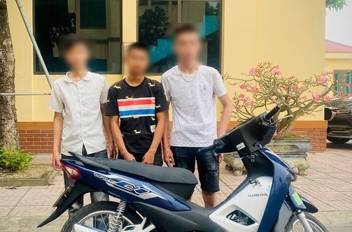Các đối tượng tại cơ quan điều tra (Ảnh: Công an cung cấp).