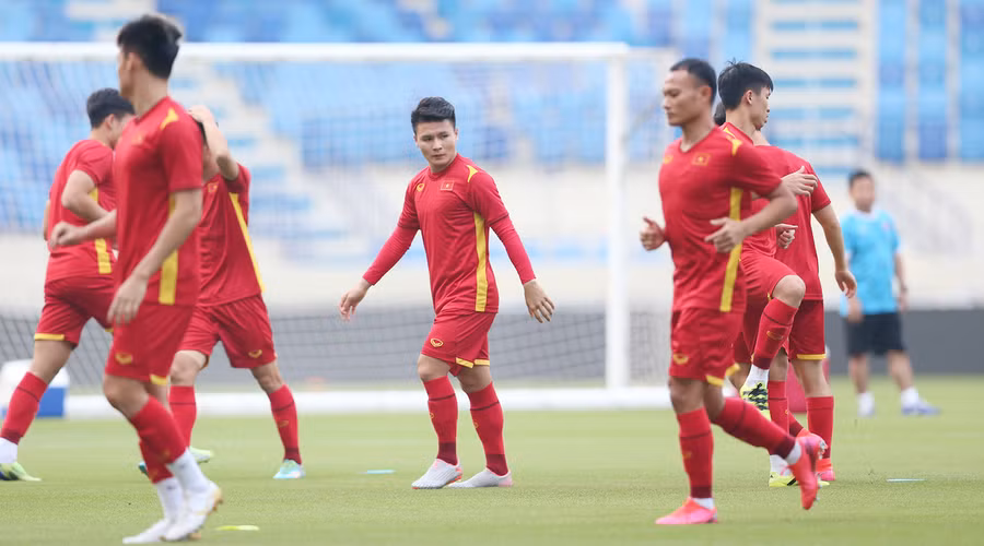 Quang Hải phải vắng trận gặp Malaysia vì thẻ phạt.