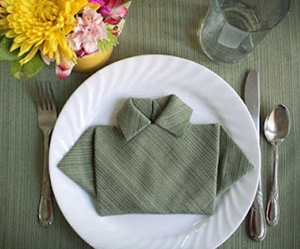 3 cách gấp khăn ăn đơn giản cho bàn ăn thêm xinh