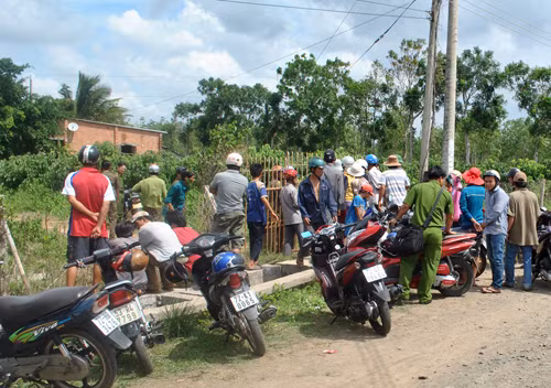 Thi thể nhiều vết đâm trong chòi rẫy