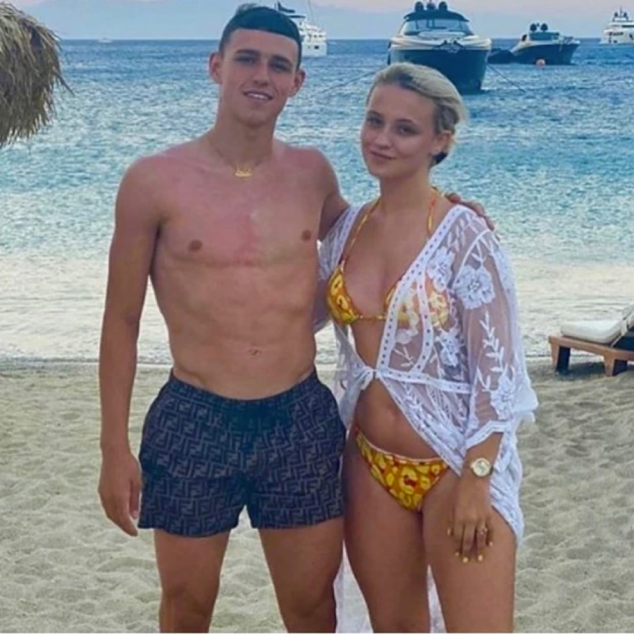 Rebecca Cooke bà xã của Phil Foden cũng ‘chốt vé’ đi cổ vũ World Cup 2022. Rebecca Cooke bà xã của Phil Foden cũng ‘chốt vé’ đi cổ vũ World Cup 2022.