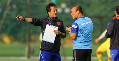 Giới mộ điệu rất mong đợi trợ lý Lee sẽ tiếp tục gắn bó với bóng đá Việt Nam. Giới mộ điệu rất mong đợi trợ lý Lee sẽ tiếp tục gắn bó với bóng đá Việt Nam.