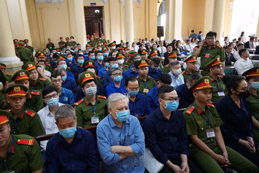 Các bị cáo tại phiên tòa. Ảnh: Trung tâm Báo chí TPHCM
