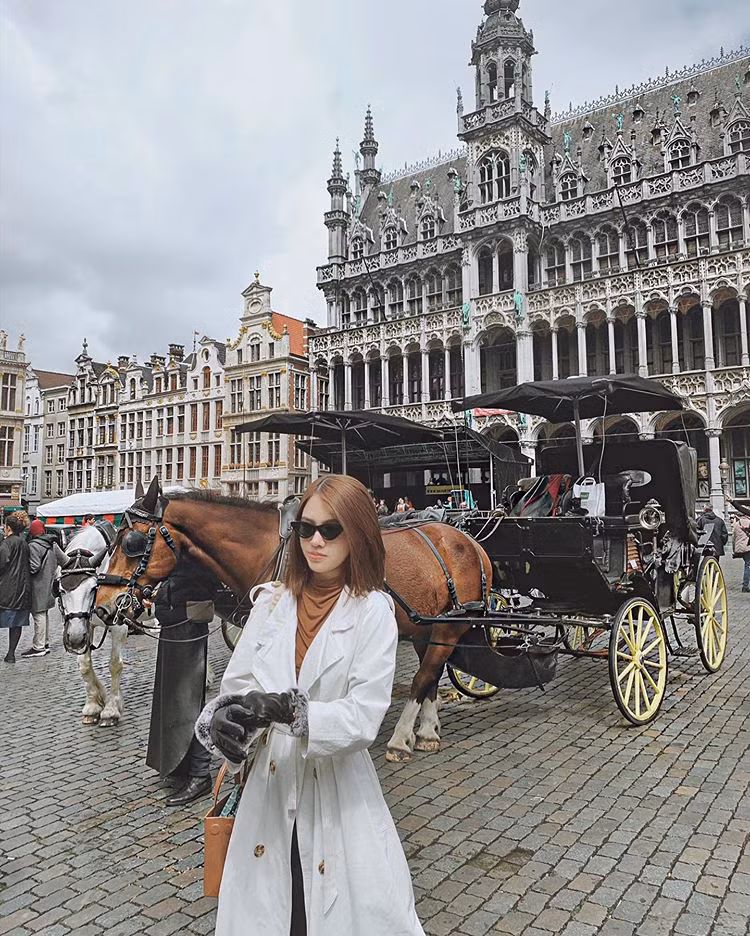 Hoa hậu từng bị hội bạn thân showbiz nghỉ chơi, tố là rich kid “rởm”, bố mẹ chỉ làm công việc bình thường bây giờ ra sao? ảnh 24