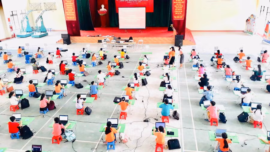 Tổ chức nhiều cuộc thi, sân chơi có ứng dụng công nghệ thông tinCNTT cho giáo viên và học sinh tham gia.