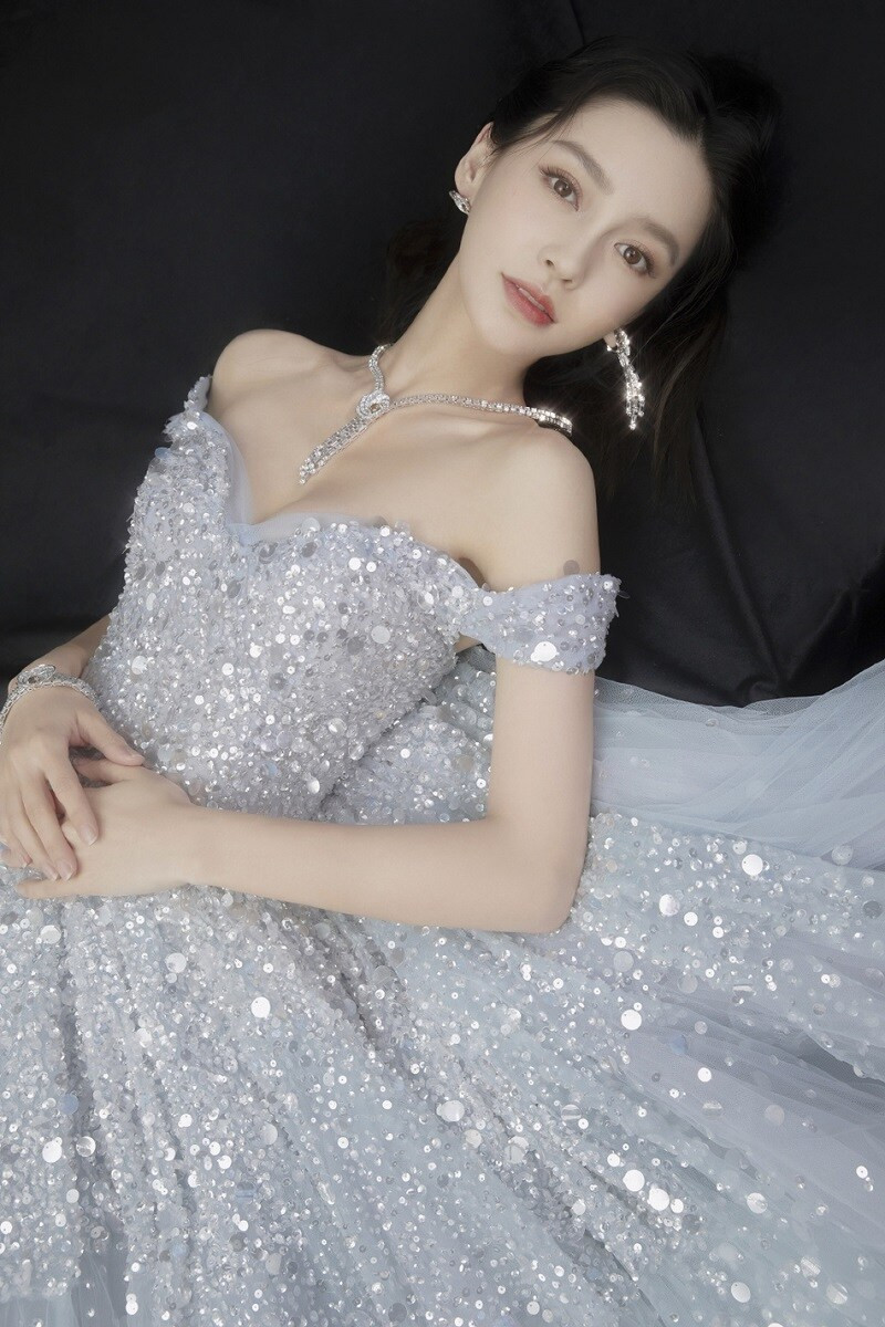 Mặc tin đồn ly hôn, Angela Baby vẫn đẹp ma mị hút hồn ảnh 4 Keyword đầu tiên có dấu