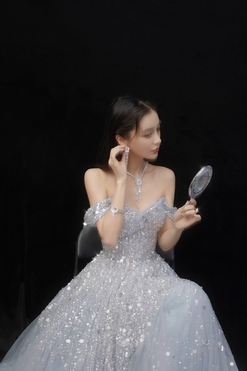 Mặc tin đồn ly hôn, Angela Baby vẫn đẹp ma mị hút hồn ảnh 2 Keyword đầu tiên có dấu