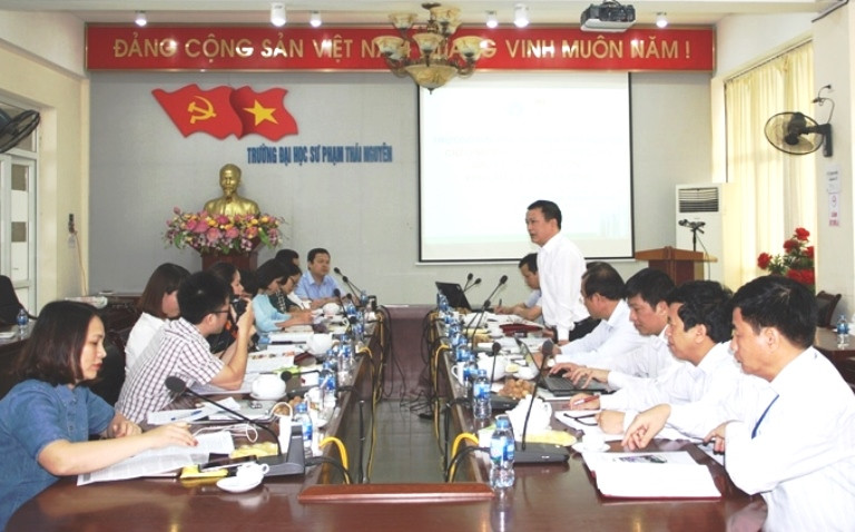 GS.TS Phạm Hồng Quang trao đổi với phóng viên báo chí GS.TS Phạm Hồng Quang trao đổi với phóng viên báo chí