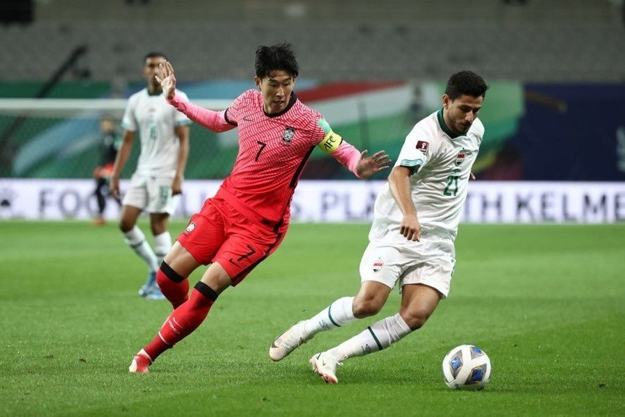 Iraq (áo trắng) thua Hàn Quốc 0-1 trước thềm Asian Cup 2023. Iraq (áo trắng) thua Hàn Quốc 0-1 trước thềm Asian Cup 2023.