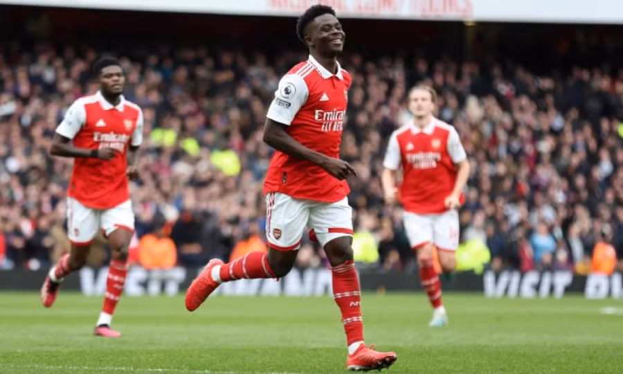 Saka là một trong những cầu thủ hay nhất Ngoại hạng Anh mùa này.