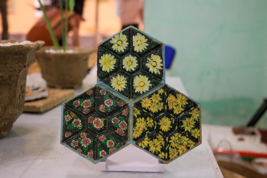 Đa dạng hình thức, mẫu mã, tiện sử dụng trong đời sống dân dụng hàng ngày. Đa dạng hình thức, mẫu mã, tiện sử dụng trong đời sống dân dụng hàng ngày.