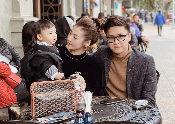 Con Phạm Hương, Tú Anh thua cô bé này