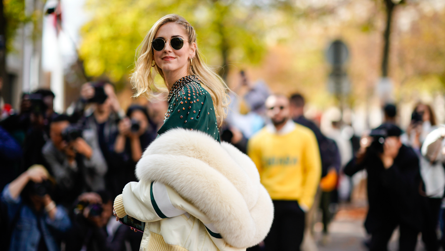 Không phải đơn giản để trở thành fashionista danh tiếng, đằng sau đó là quá trình dài cố gắng, thậm chí những giọt mồ hôi và nước mắt. Ảnh: Cosmopolitan. Lam fashionista giong Chau Bui co suong nhu ban nghi? hinh anh 8 FASHION.png