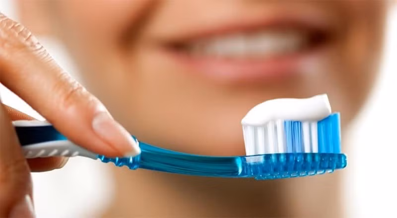 Cẩn trọng khi dùng kem đánh răng