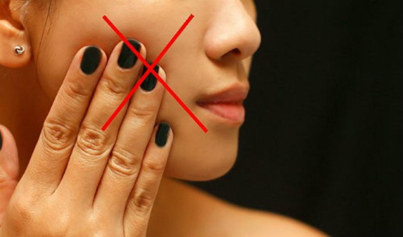 Phòng chống dịch Covid-19: Ngừng chạm tay lên mặt!