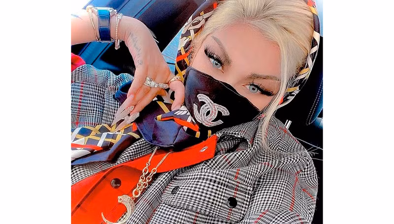 Dàn rich kid dùng khẩu trang Chanel, Louis Vuitton để phòng dịch