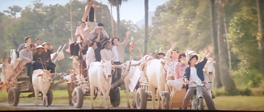 Phim &apos;Sáng đèn&apos; gợi về bao ký ức thân thương. Ảnh: Bình Thanh