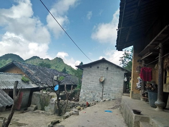 Thôn Sủng Là Dưới nơi Mua Thị Chở sinh ra và lớn lên